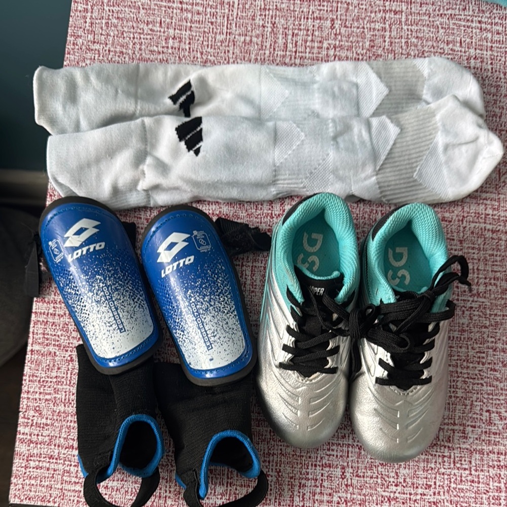 OTTO Athletic Socks Blue and Black Performance Comfort Shin Guards and Cleats